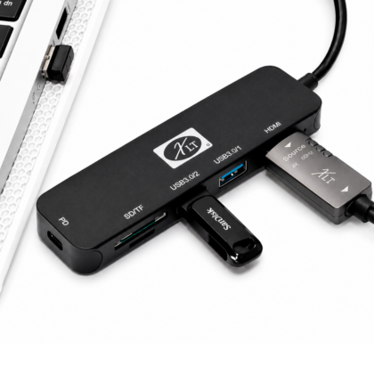 XT-106 USB-C Docking Station